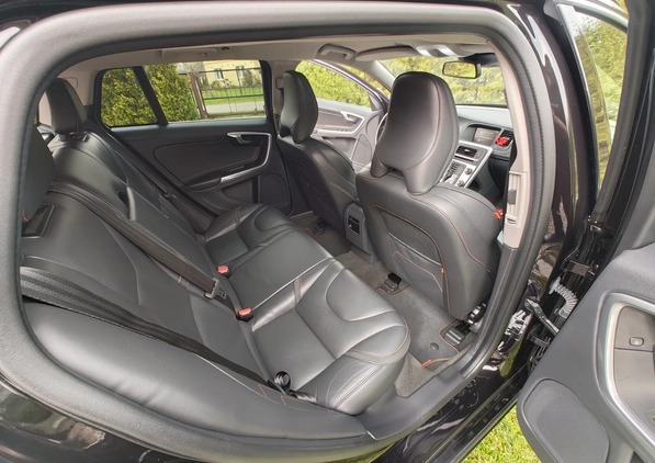 Volvo V60 cena 53500 przebieg: 202000, rok produkcji 2016 z Wolin małe 352